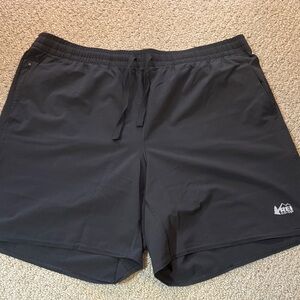 REI Men's NWOT Active Pursuits 7inch  Shorts Size Large